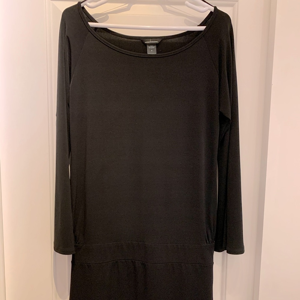 Black long-sleeve mini dress